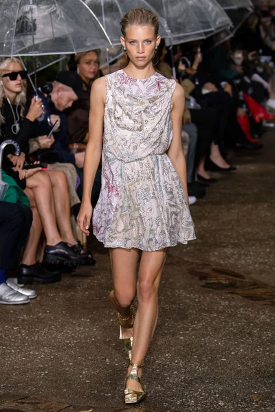 Look 63